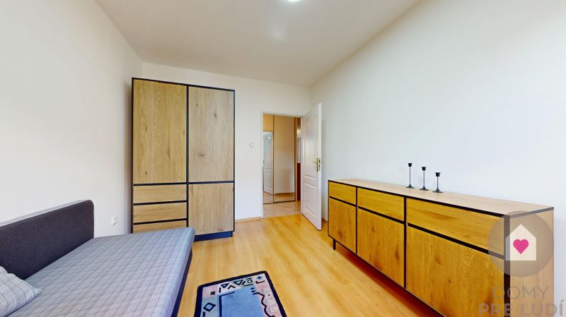 TRNAVA-Vajanskeho-4i-zariadeny-byt-s-loggiou-na prenájom