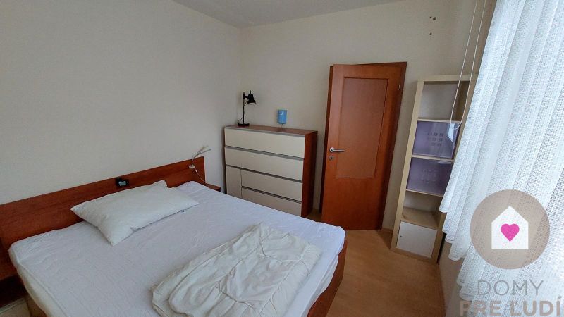 Izba na prenájom, Budatinska, Bratislav a
