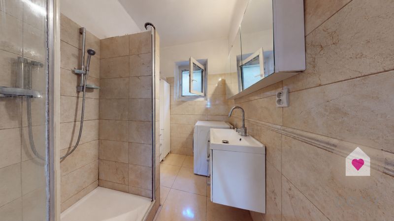 Bernolakovo_rodinný dom s krásnym pozemkom na predaj_garáž, podpivničenie (9).jpg