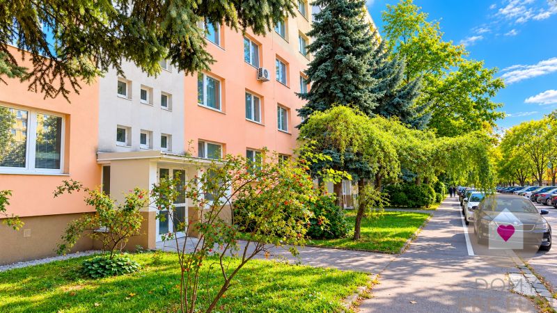 PREDAJ 3i BYTU S BALKÓNOM A VÝHĽADOM DO ZELENE | Rumančeková, Ružinov