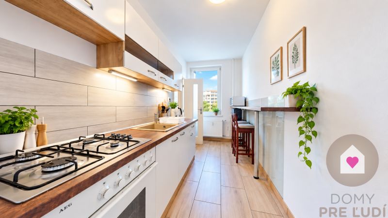PREDAJ 3i BYTU S BALKÓNOM A VÝHĽADOM DO ZELENE | Rumančeková, Ružinov