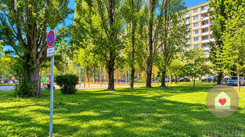PREDAJ 3i BYTU S BALKÓNOM A VÝHĽADOM DO ZELENE | Rumančeková, Ružinov