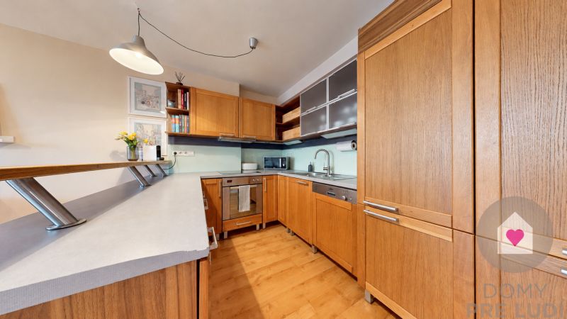 VAJNORY_3 izbovy byt s parkovaním a balkónom (17).jpg