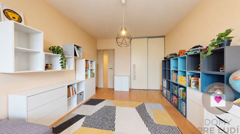 VAJNORY_3 izbovy byt s parkovaním a balkónom (7).jpg
